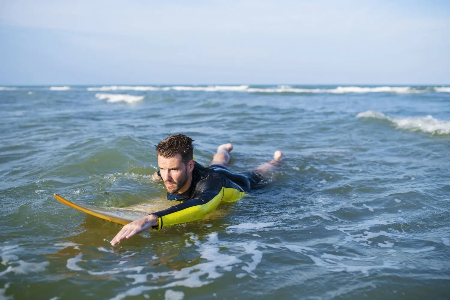 Surf spots w Gdańsku: przewodnik dla początkujących