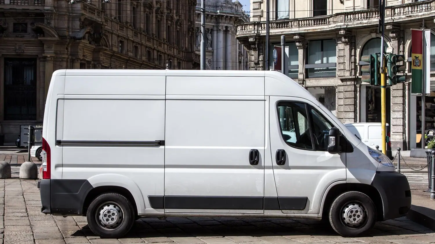 Wypożyczalnie samochodów dostawczych w Gdańsku: oferty i warunki