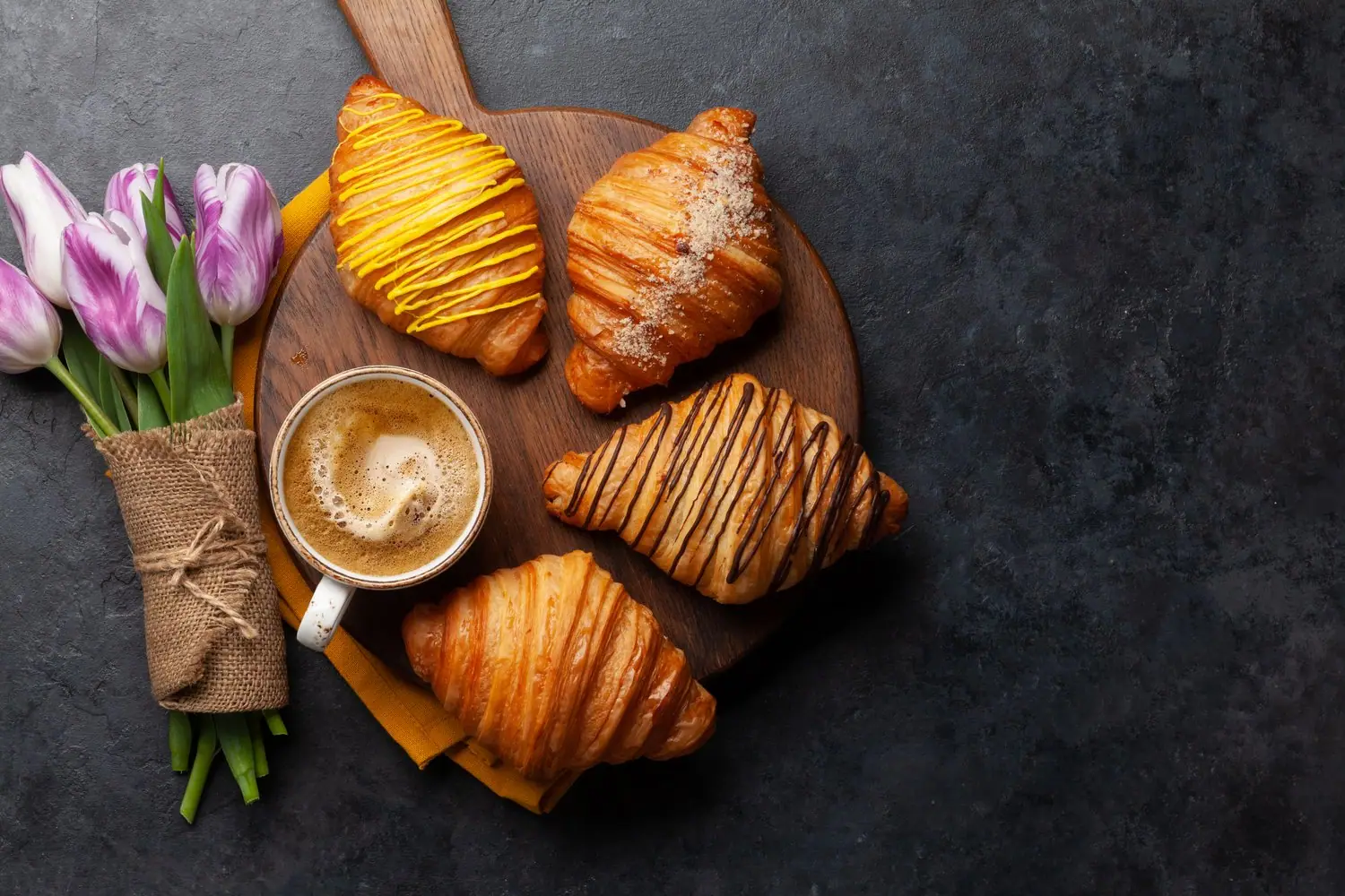 Gdańskie kawiarnie z wypiekami francuskimi: croissanty i makaroniki