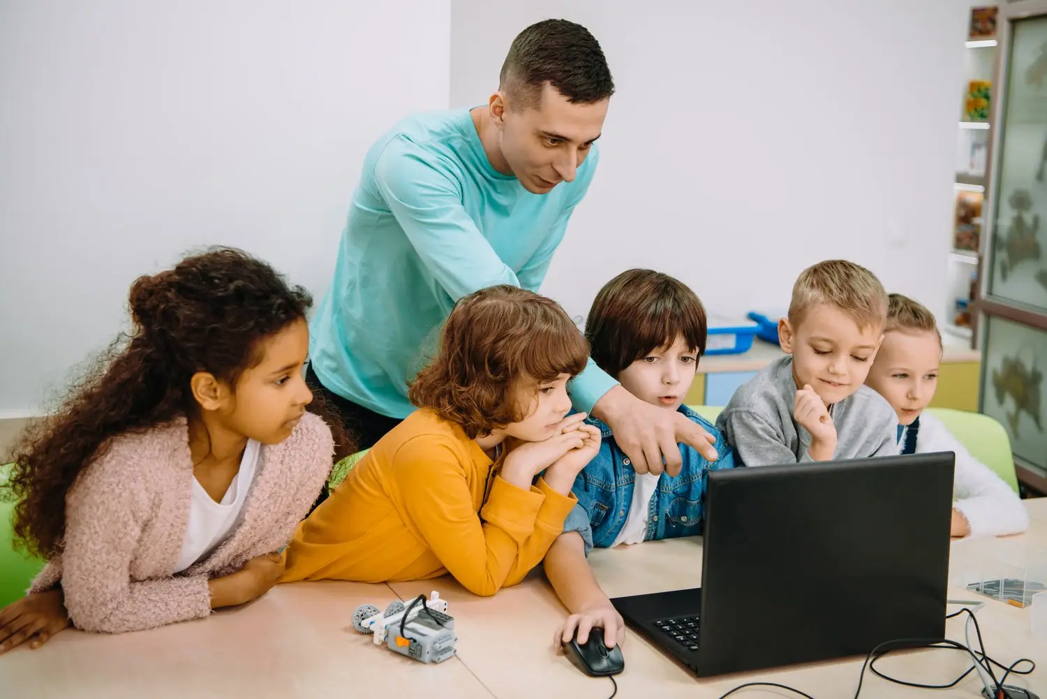 Jak zapisać dziecko na zajęcia programowania w Gdańsku: przewodnik dla rodziców
