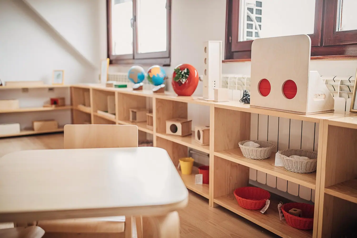 Jak wybrać najlepsze przedszkole Montessori dla Twojego dziecka